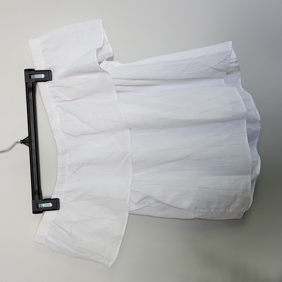 Levi's Tops - Levi's off the shoulder top